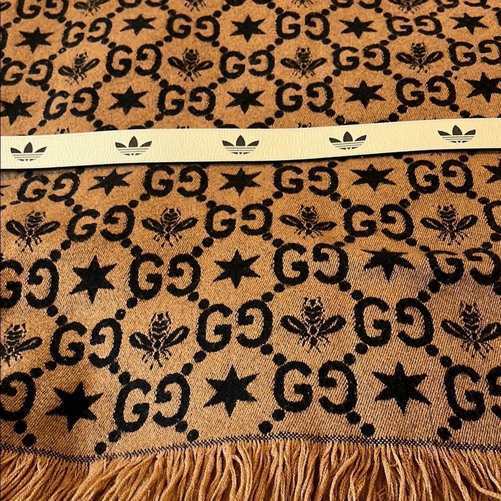 Gucci/Adidas collaboration White and Gold belt with Double G Buckle - Picture 3 of 10
